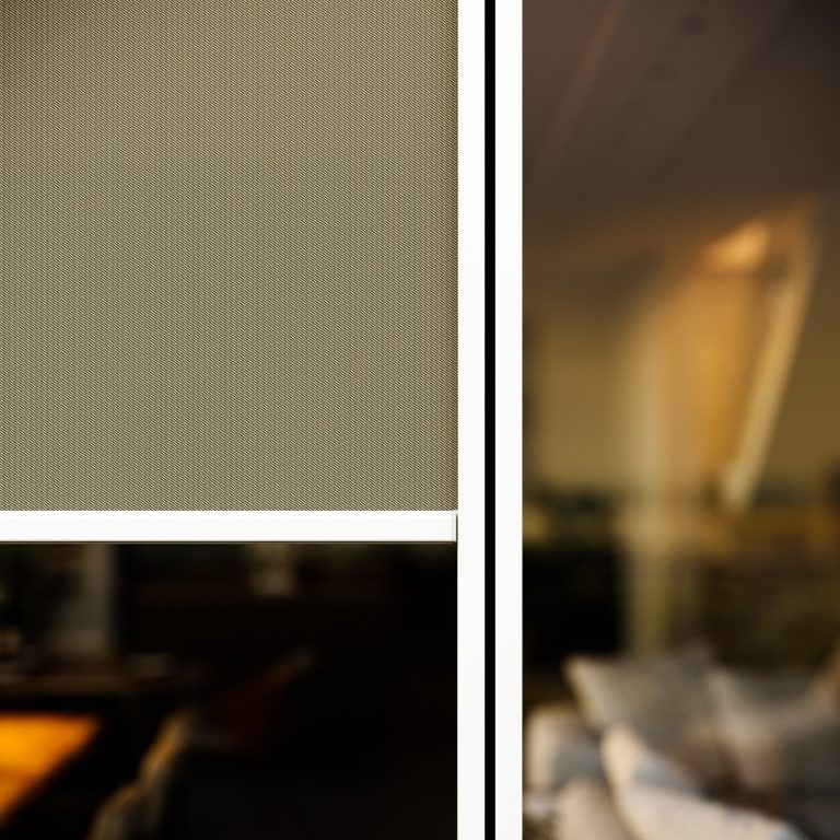 Outdoor screens op de ramen van een appartement